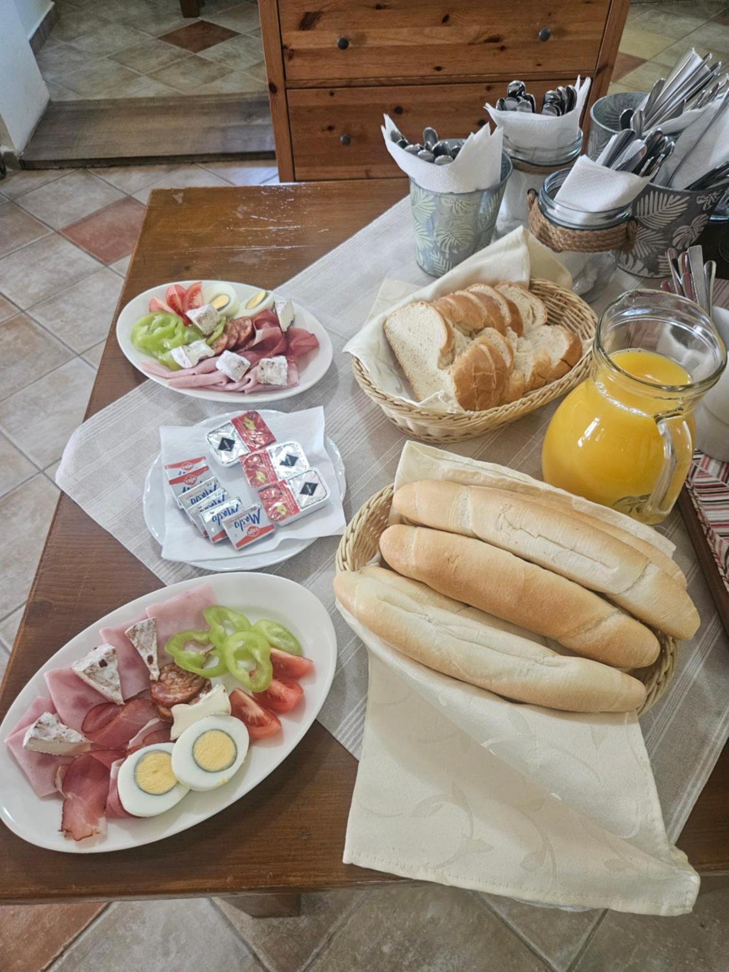 圣弗洛里安餐厅及膳食公寓 Vrakúň 外观 照片